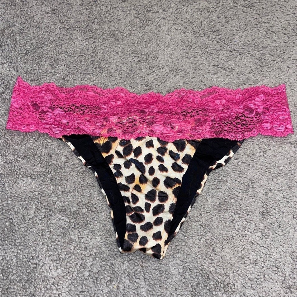 NWOT Beach Bunny Lady Lace Bikini Bottoms